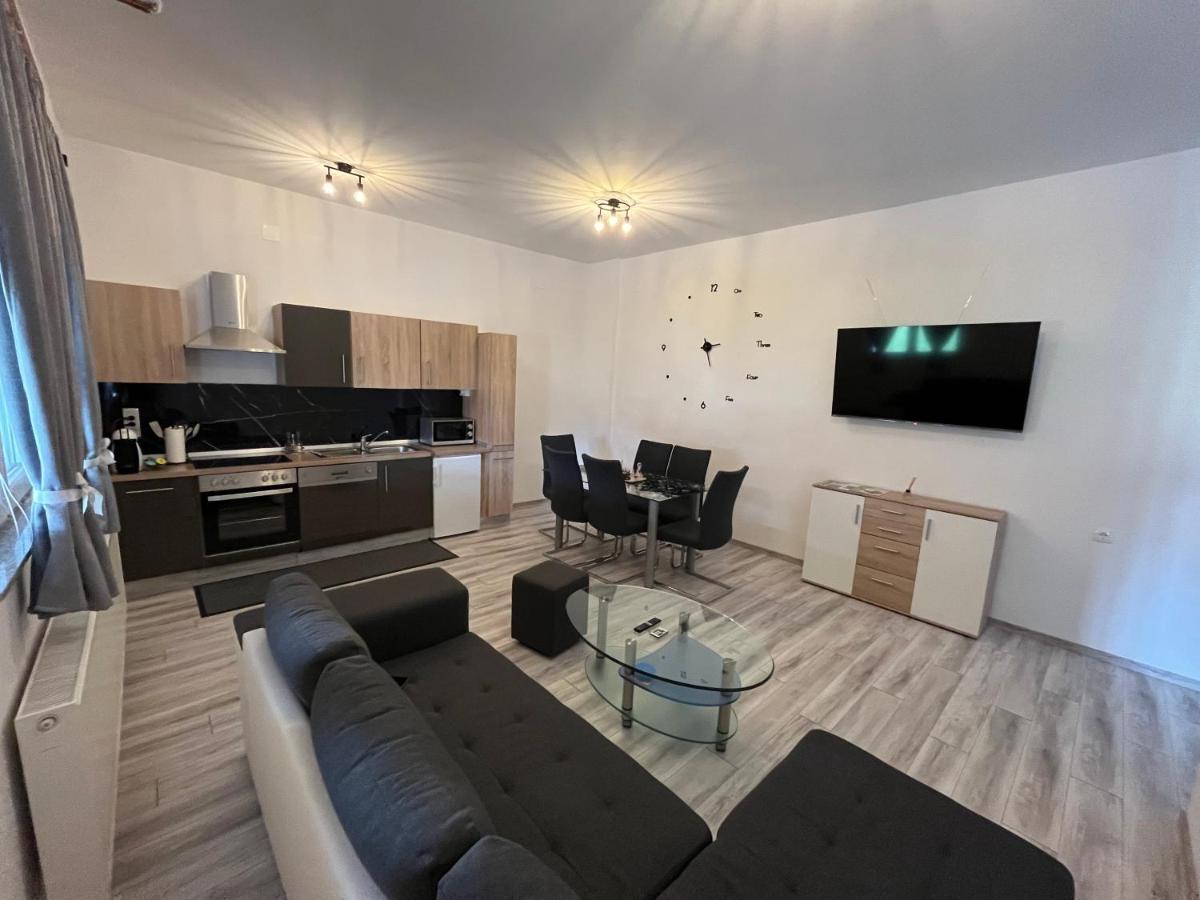 Apartment Tilia Otočac Екстериор снимка